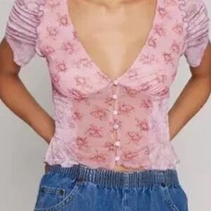 Kimchi Blue  by URBAN OUTFITTERSPink Floral Blouse